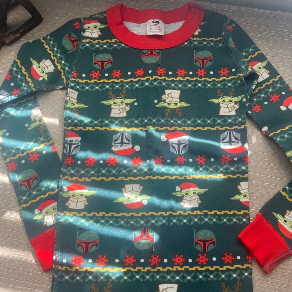 Star Wars Holiday Pajamas with Red Trim - Size 6/7